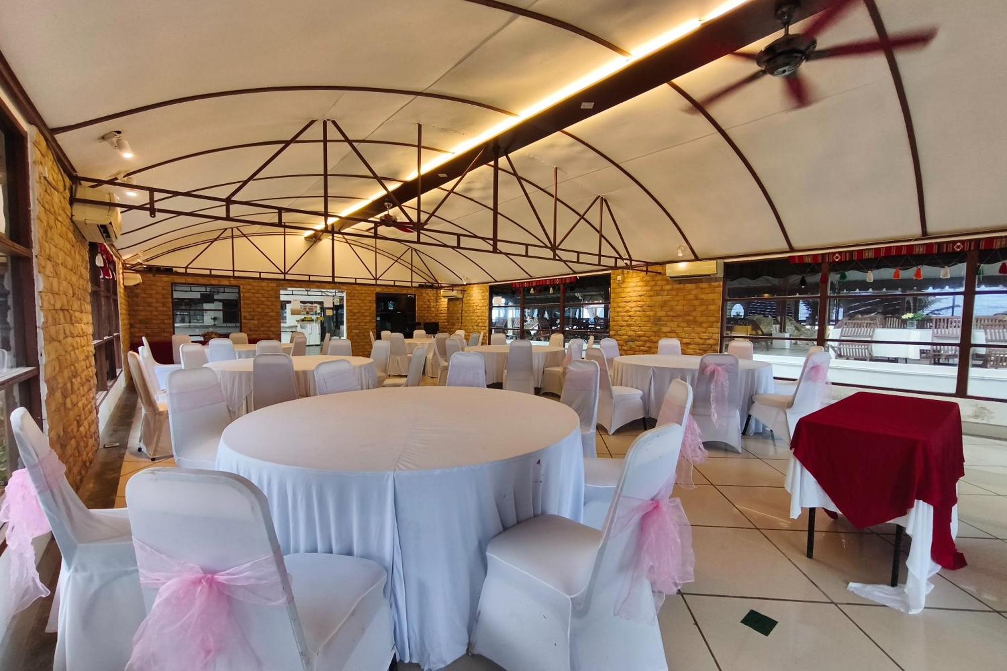 Alsafina Kijal Beach Resort & Restaurant Екстер'єр фото