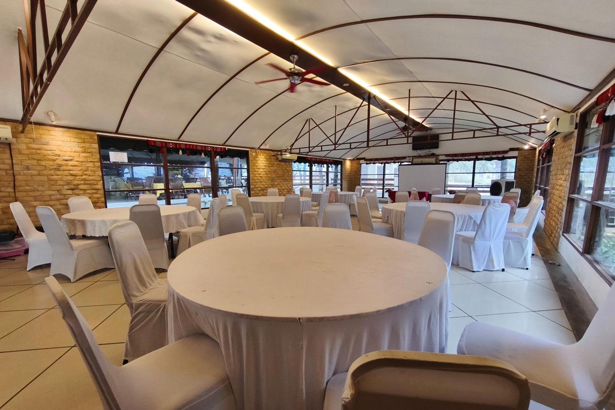 Alsafina Kijal Beach Resort & Restaurant Екстер'єр фото